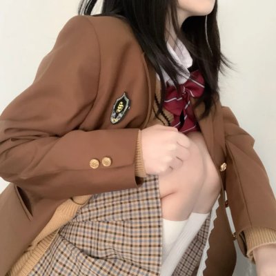 笨拙之极的前辈。
